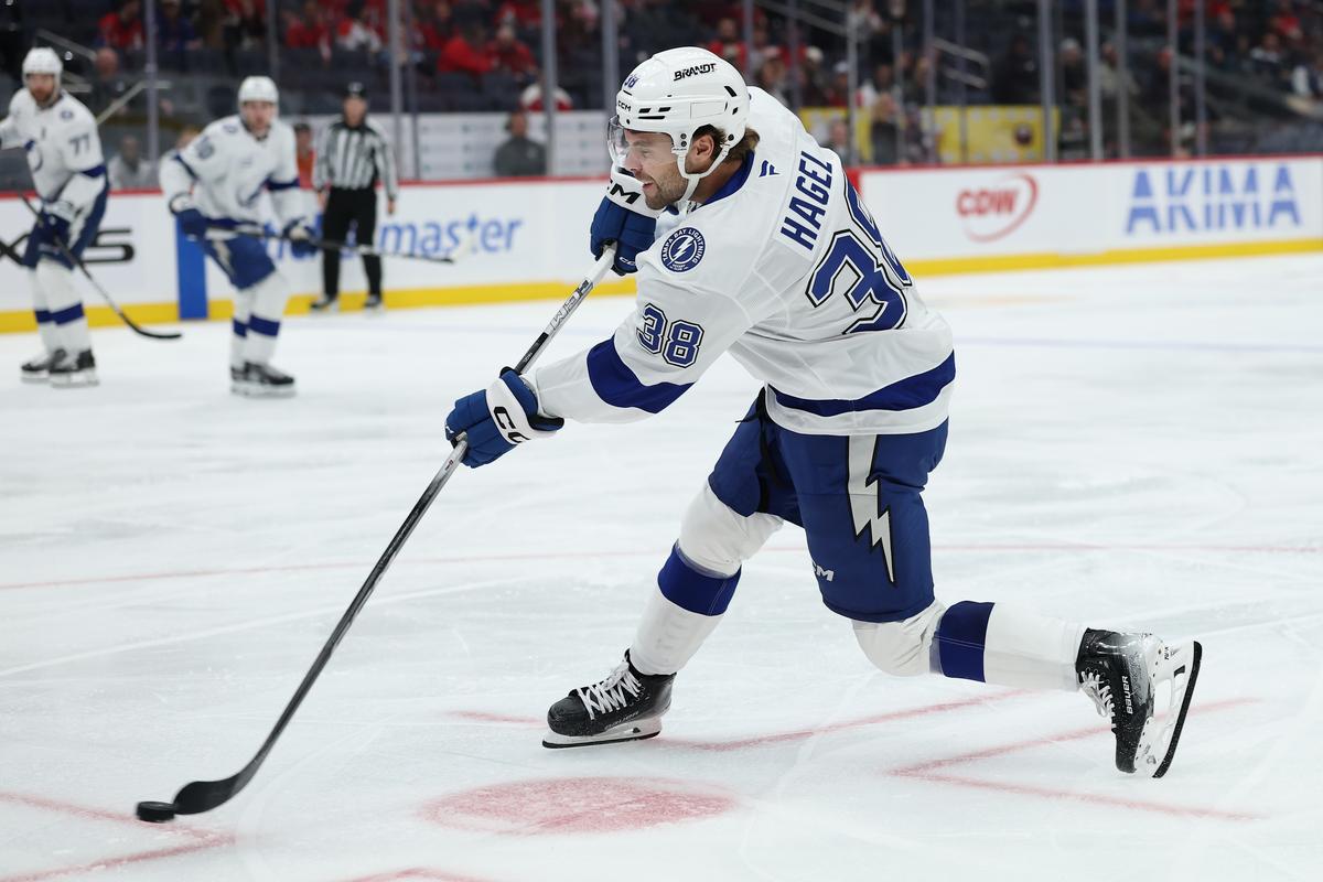 Lightning Double Down, Roll Past Flyers Again