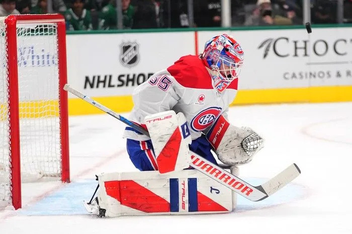  Montreal Canadiens goaltender Samuel Montembeault defends the net against the Dallas Stars during the first period on Sunday, Jan. 4, 2026 in Dallas, Texas.