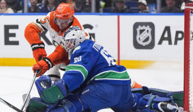 Canucks top Ducks, snap skid thanks to team shutout