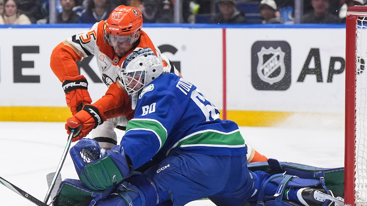 Canucks top Ducks, snap skid thanks to team shutout