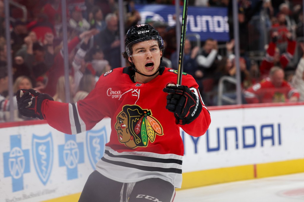 Chicago Blackhawks coach praises ‘2-way player’ Connor Bedard after the center is left off Canada’s roster – Chicago Tribune
