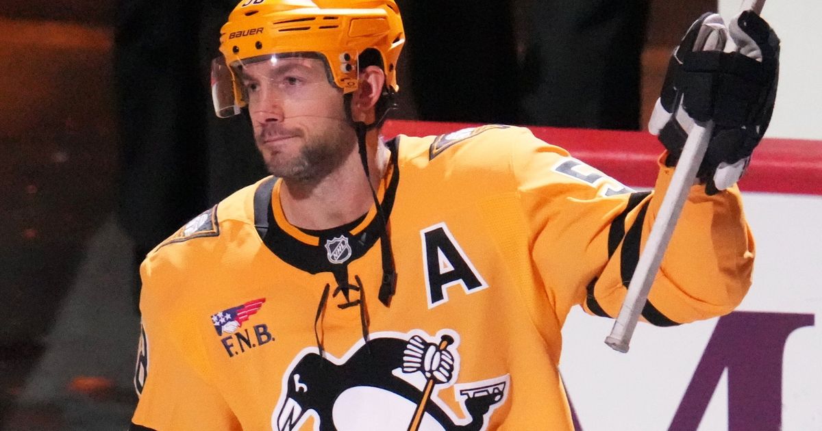Longtime Penguins defenseman Kris Letang out at least a month due to fractured foot :: WRAL.com