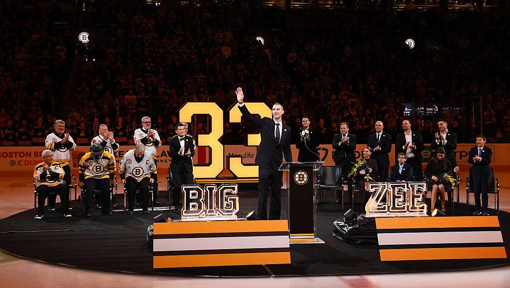 Bruins retire No. 33 to honor former captain Zdeno Chara