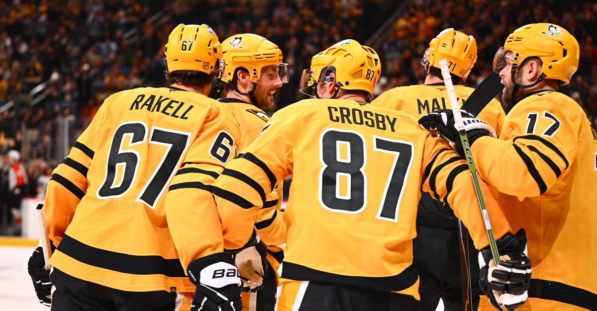 Pens Points: Crosby still has that baton as Pittsburgh rolls past Flyers