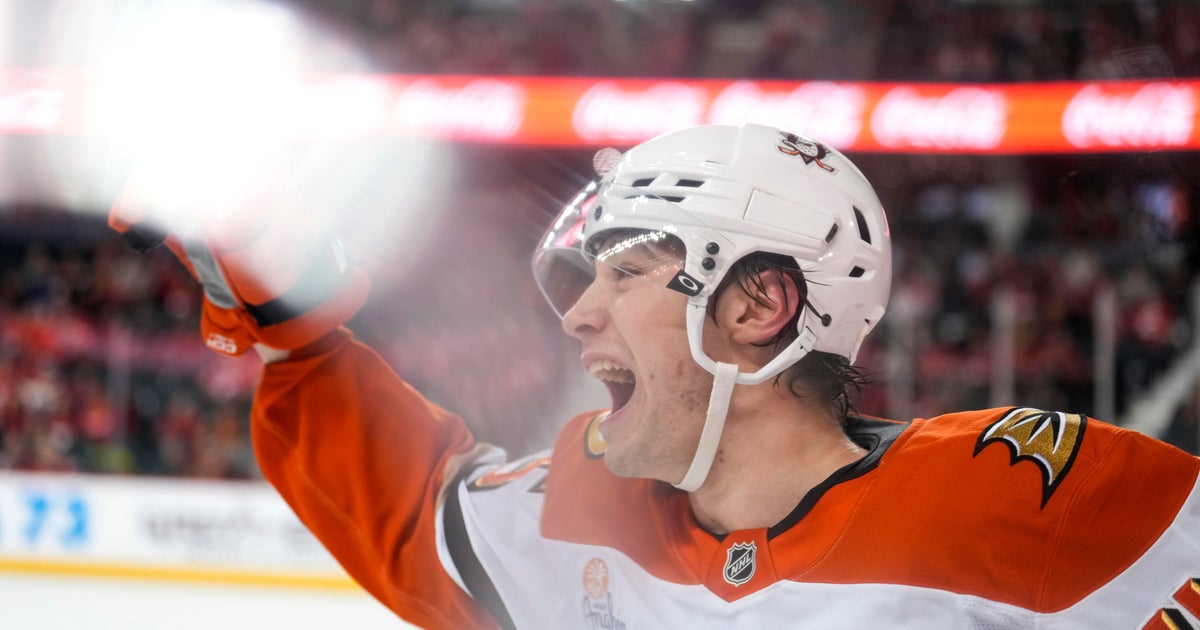 Sennecke scores in OT for 1st NHL hat trick as Ducks rally to beat Flames 4-3