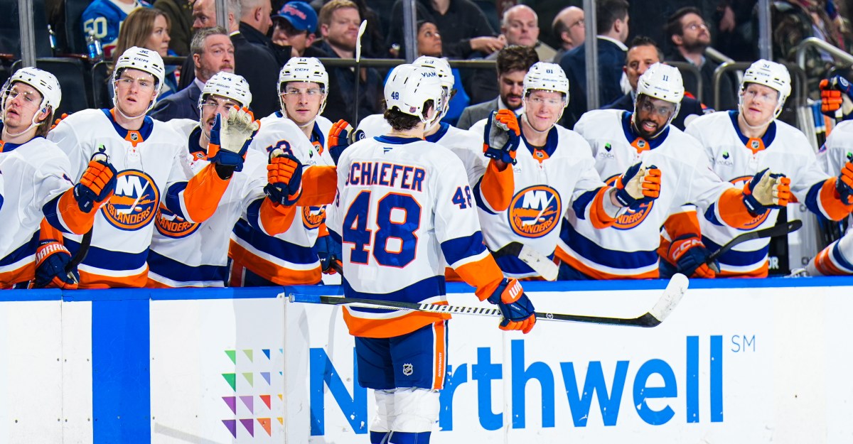 Islanders 2, Rangers 1: Sweep upon sweep, another Schaefer milestone