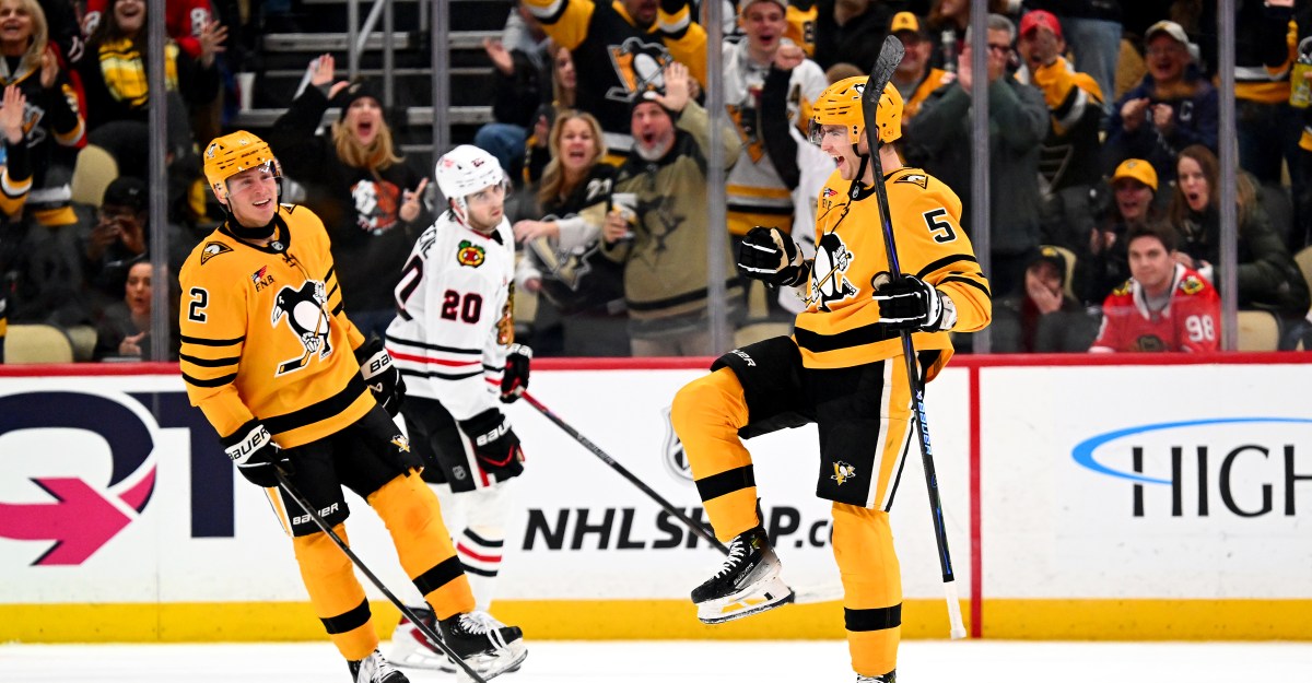 Penguins/Blackhawks Recap: Pens score six straight goals, easily beat Chicago