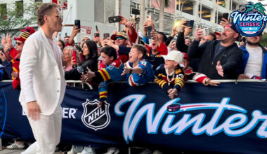 Panthers arrive in sports cars, Rangers dress in all white to 2026 Winter Classic