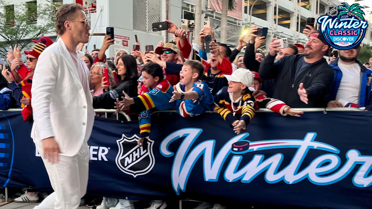 Panthers arrive in sports cars, Rangers dress in all white to 2026 Winter Classic