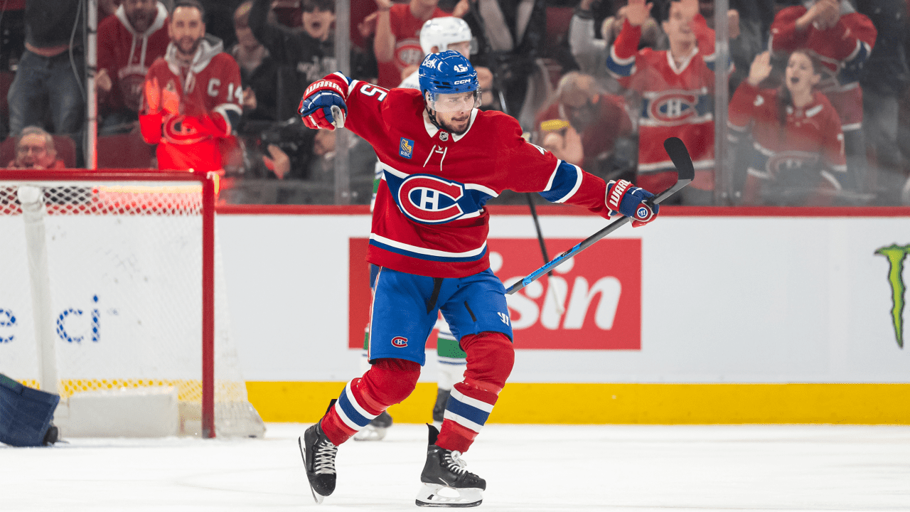 Carrier gets 1st multigoal game, Canadiens hand Canucks 7th straight loss
