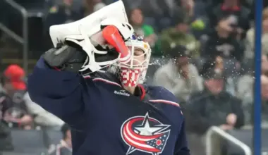 Elvis Merzlikins’ Unusual In-Game Water Break Catches Attention at Blue Jackets Match