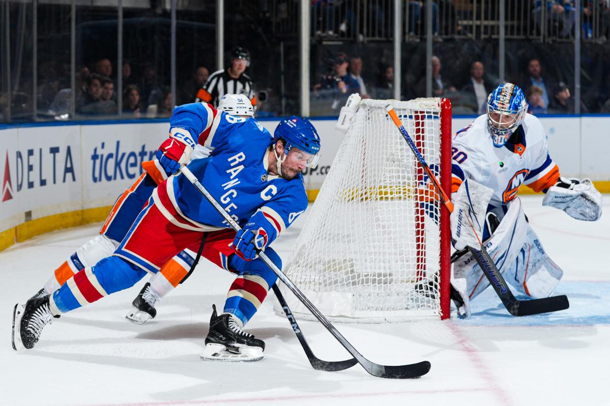 Bet $10, get $100 in bonus bets for Rangers vs. Islanders