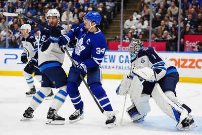 NHL Injury Update: Winnipeg Jets defenseman Colin Miller out week-to-week following knee surgery