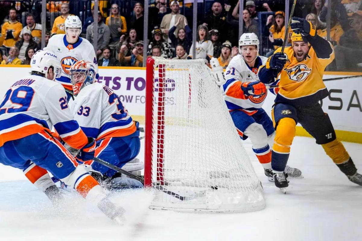 Islanders suffer shootout loss to Predators