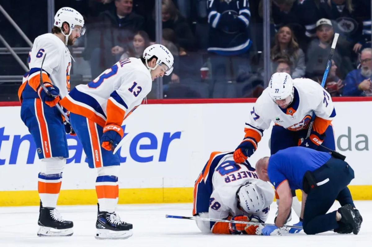 Islanders' Matthew Schaefer likely OK after two injury scares