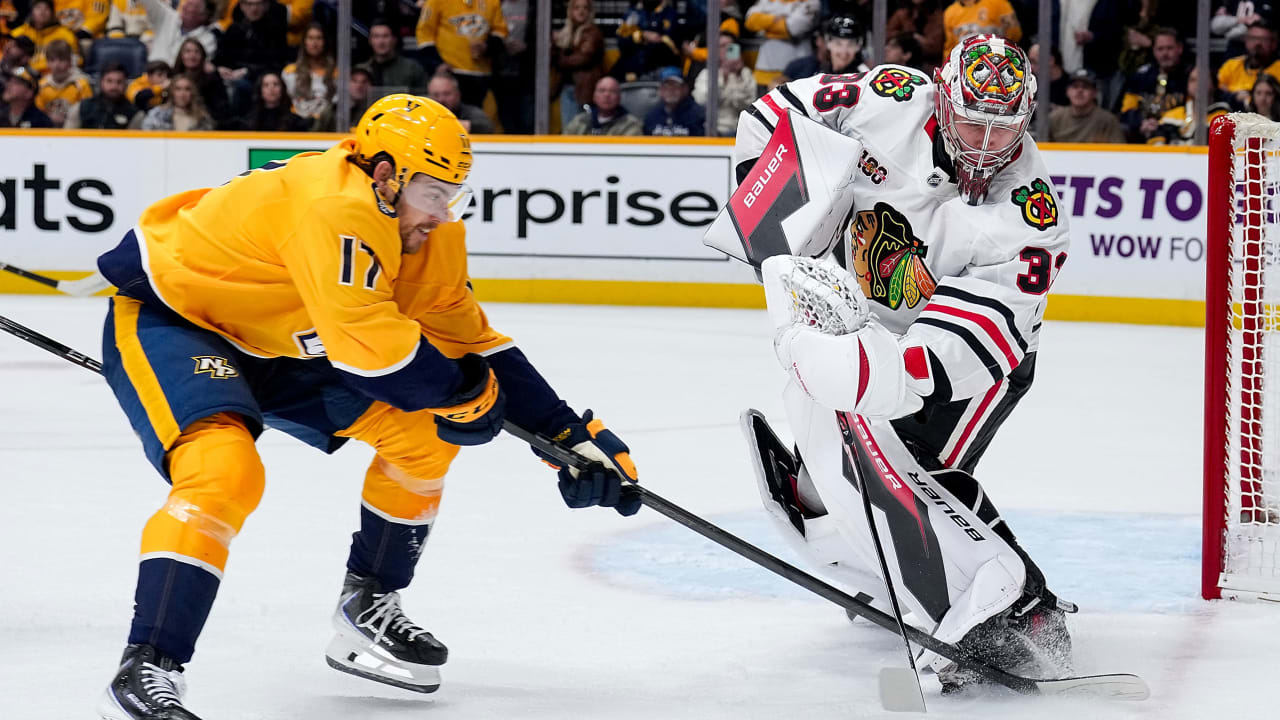 Commesso makes 36 saves for 1st NHL win, Blackhawks blank Predators