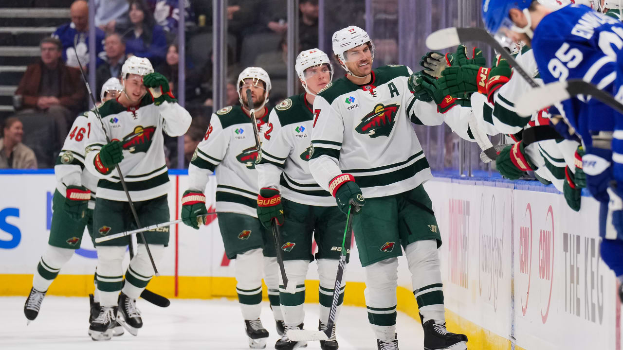 Foligno scores 1st hat trick, Wild hold off Maple Leafs