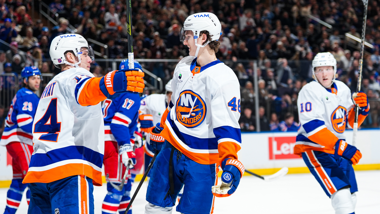 Schaefer, Islanders edge Rangers to complete season series sweep