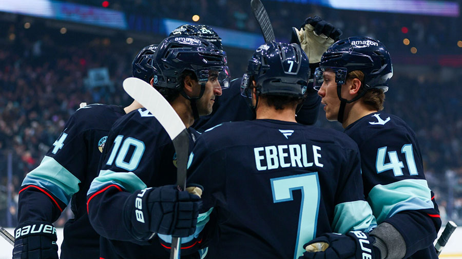 Seattle Kraken Matty Beniers Nashville Predators...