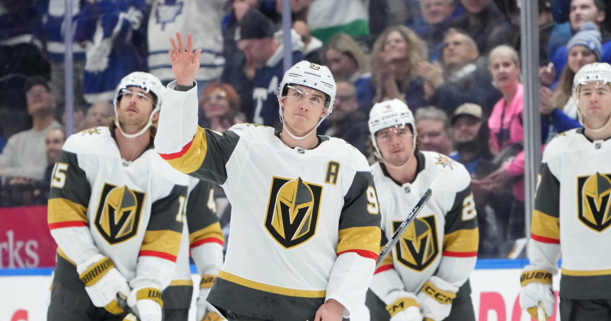 Marner gets chilly and loud reception in his Toronto return with Golden Knights
