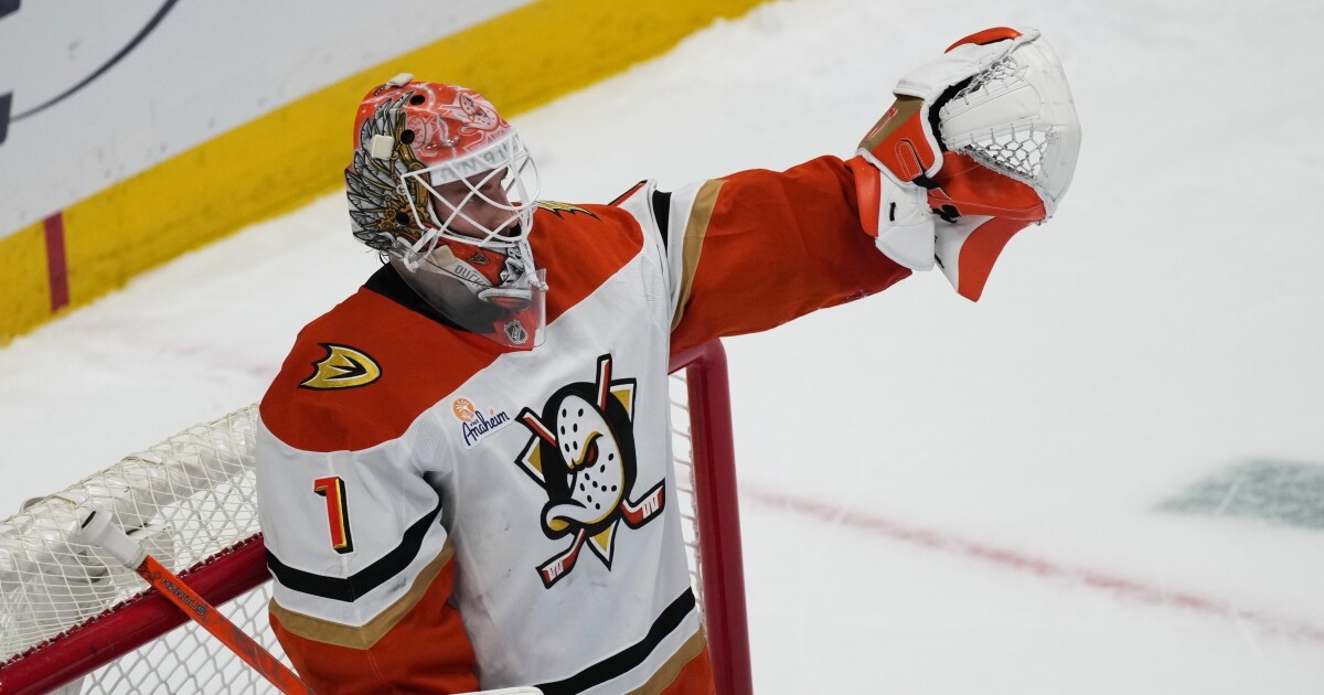 Granlund, Gauthier score in shootout as Ducks beat Avalanche 2-1