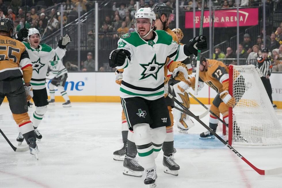Stars beat Golden Knights 5-4 in shootout after blowing 3-goal lead