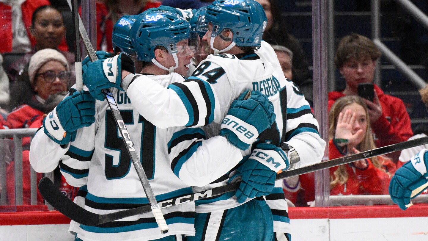 San Jose Sharks score 3 times in second period to top Capitals 3-2