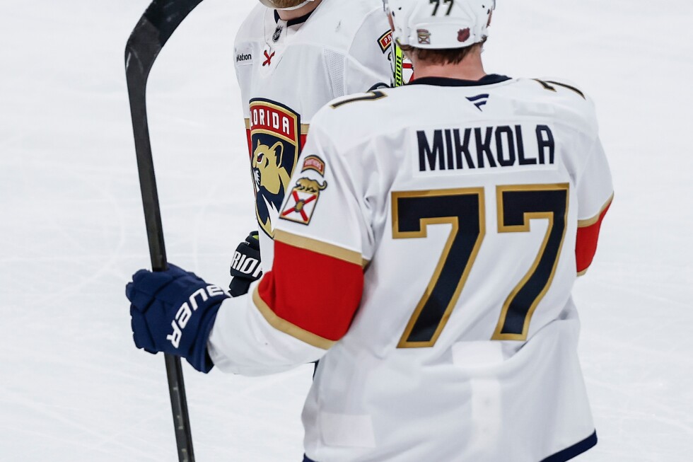 Bjornfot scores twice as Panthers beat Blackhawks 5-1