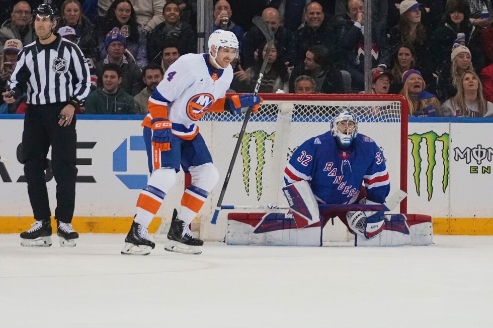 Islanders' Carson Soucy scores against his former team in 2-1 victory over Rangers