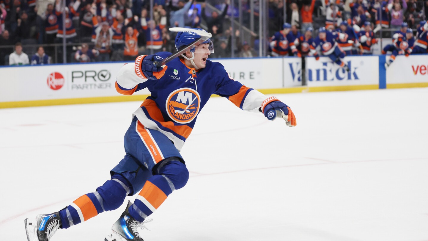 Islanders beat Maple Leafs 4-3 in OT