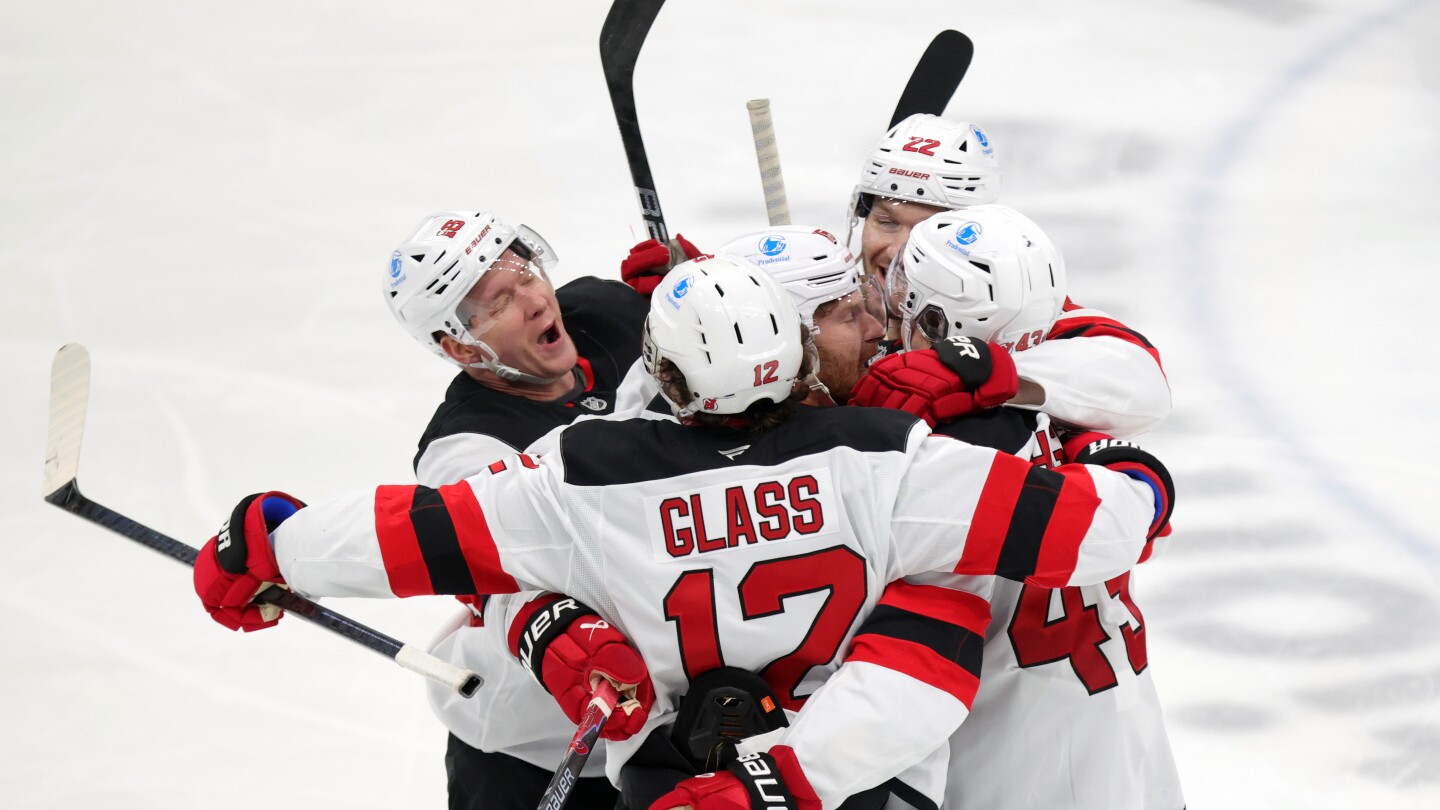 Luke Hughes breaks 3rd-period tie in the Devils' 3-2 victory over the Blue Jackets