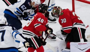 Knight makes 32 saves as the Blackhawks beat Toews and the Jets 2-0