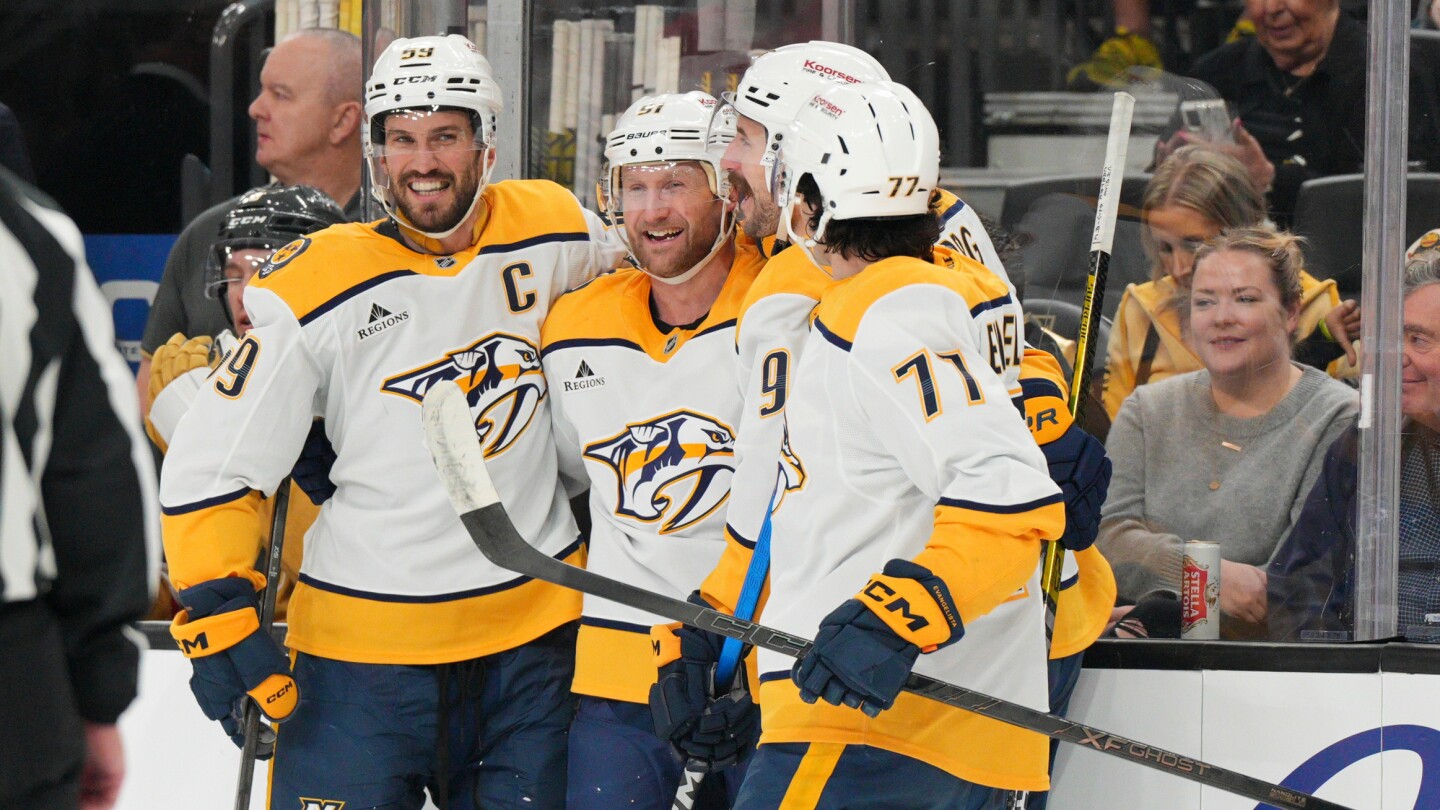 Steven Stamkos scores goal No. 600 and Predators beat Golden Knights 4-2