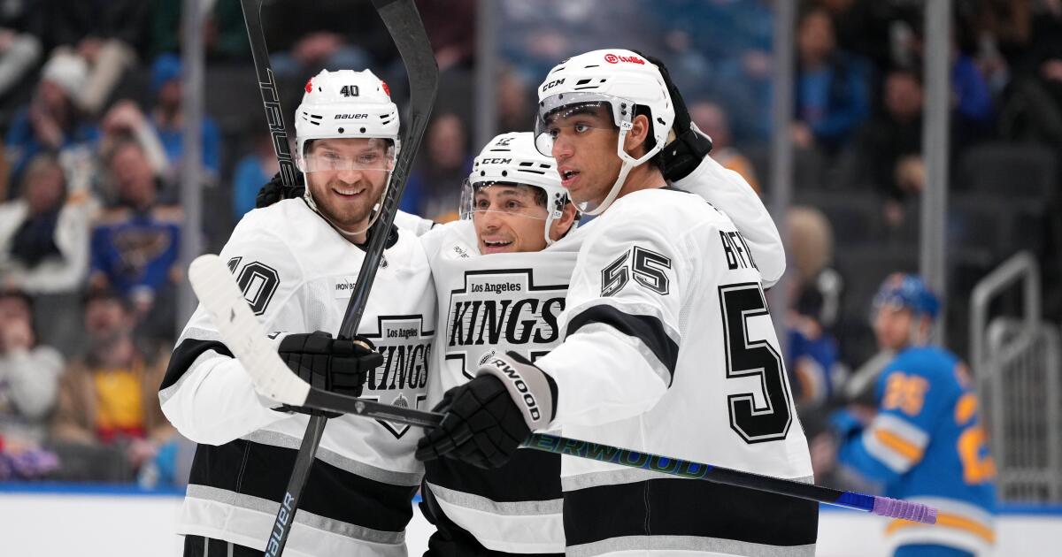 Trevor Moore scores decisive goal in Kings' shootout win over Blues
