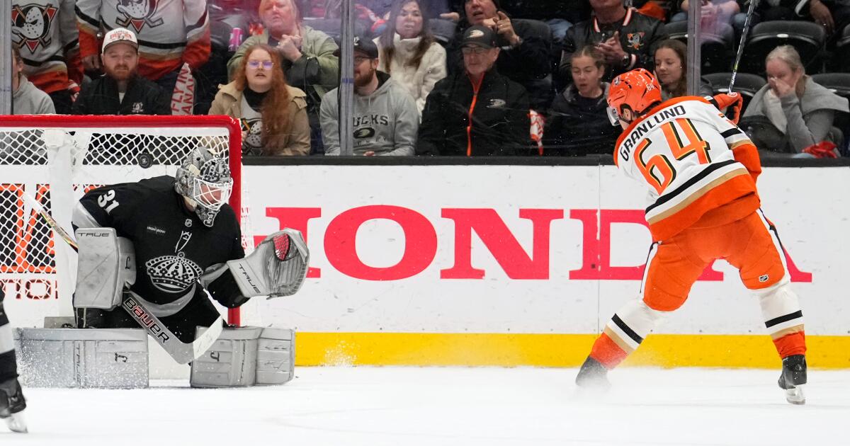 Mikael Granlund scores in overtime as Ducks beat Kings again