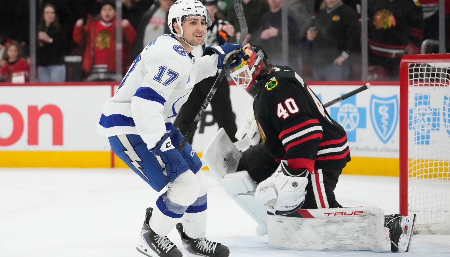 Blackhawks see 'level that we've got to get to' in shootout loss to Lightning