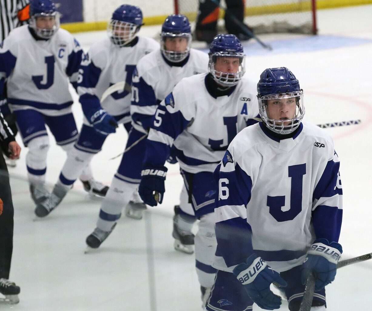 Blue Jay boys hockey blows by Williston Saturday - Jamestown Sun