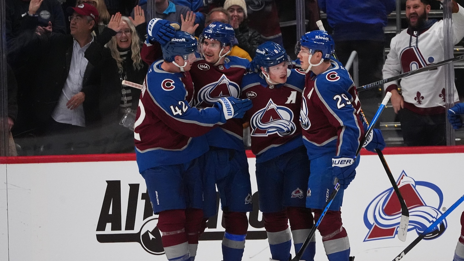 Avalanche run their home winning streak to 17 games, one away from matching franchise record
