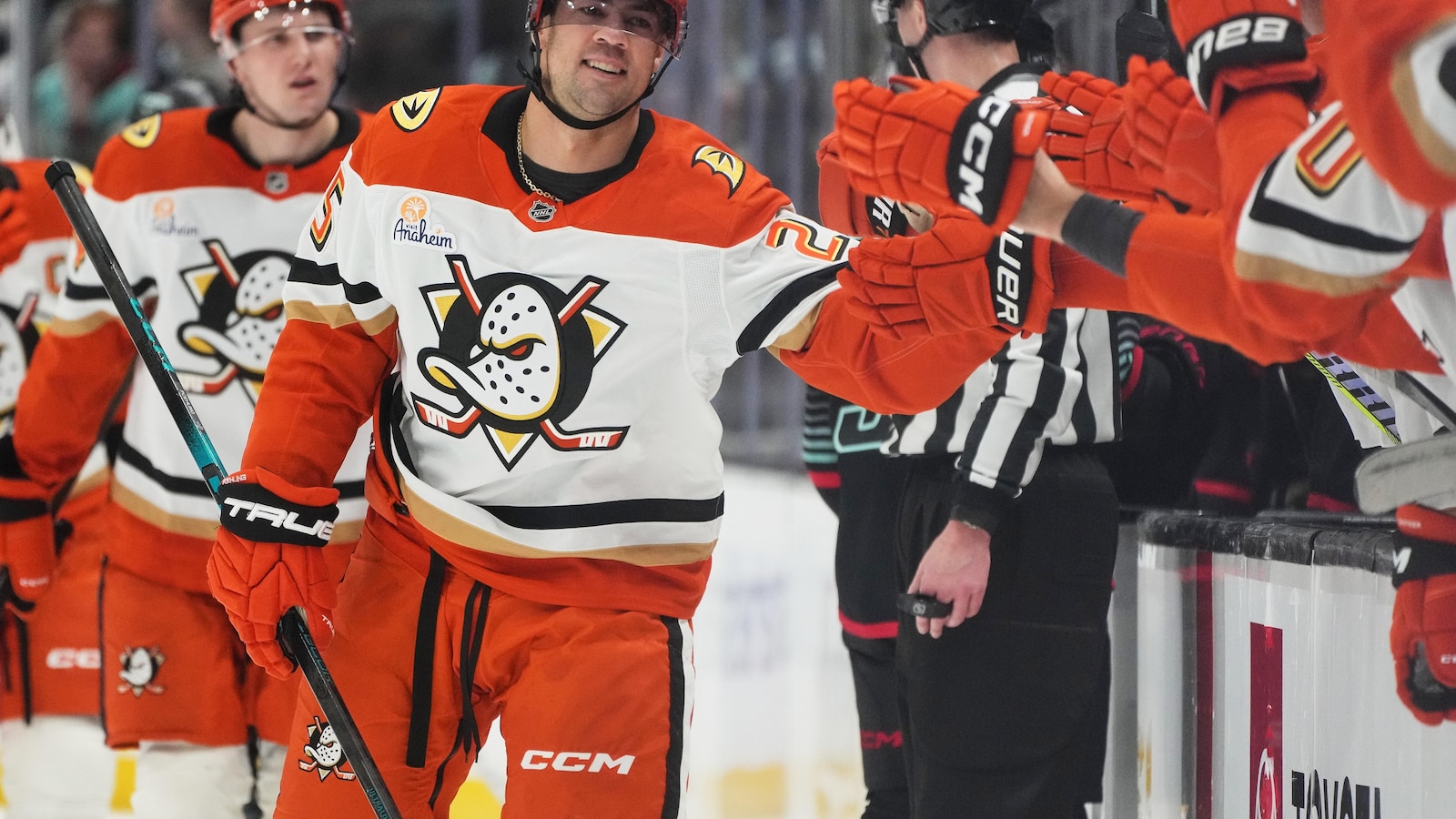 Ducks beat Kraken 4-2 for 6th straight victory following 9-game losing streak