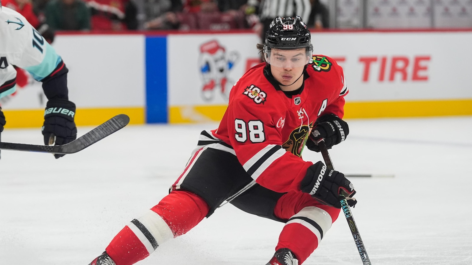 Drew Commesso makes 37 saves for 1st NHL shutout and victory, Blackhawks beat Predators 3-0