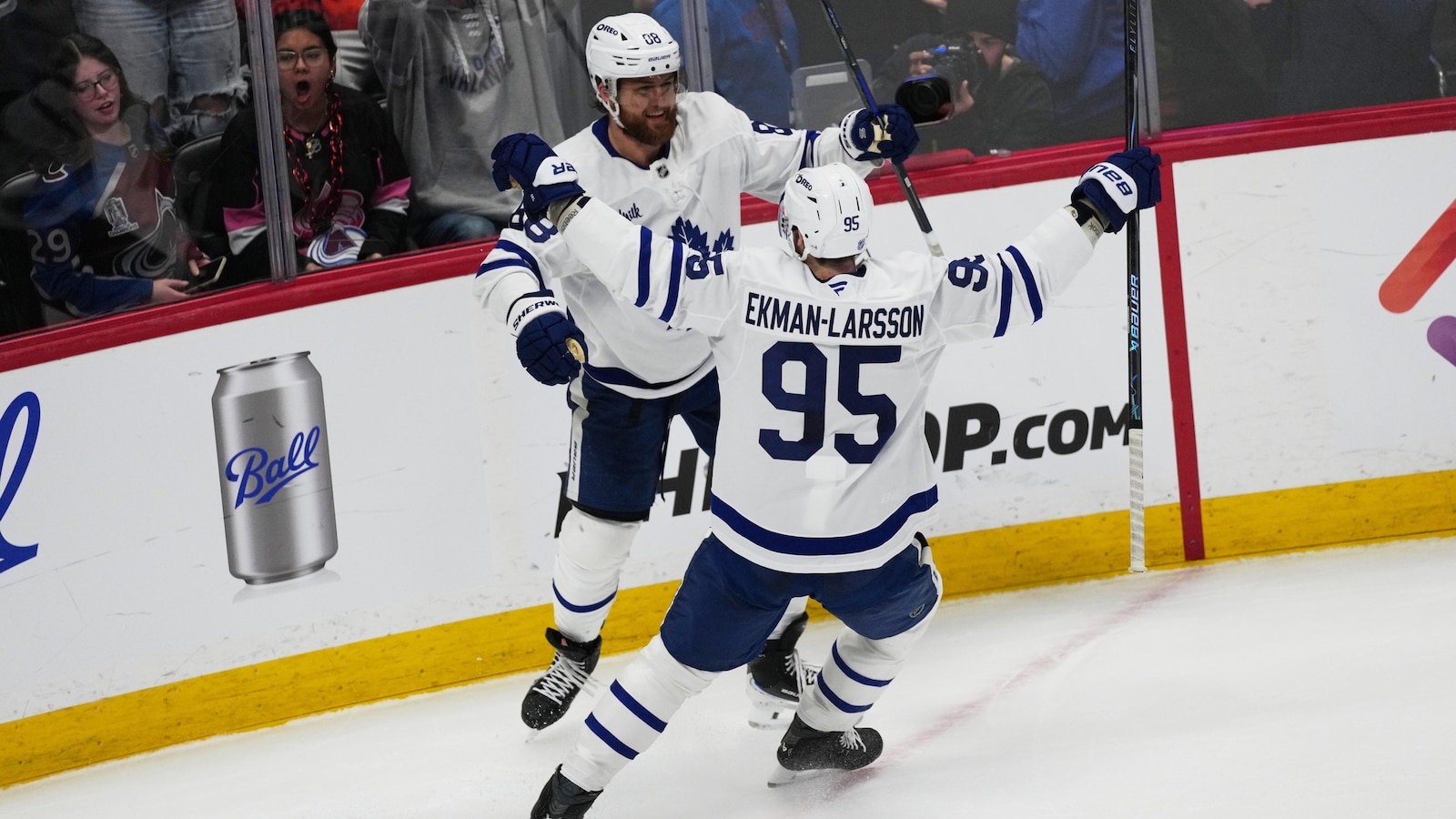 William Nylander's OT goal gives Leafs 4-3 victory, snaps Avalanche's 17-game home win streak