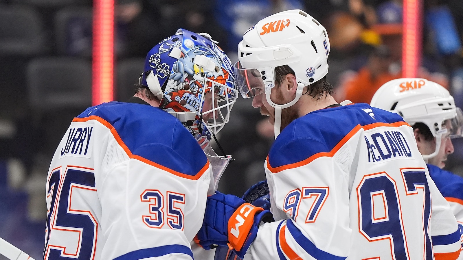 Jarry makes 31 saves in Oilers' 6-0 victory as Canucks drop 10th straight