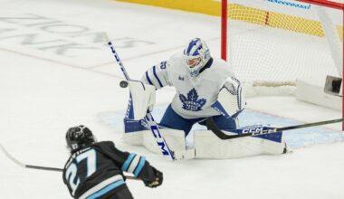 Guenther scores 2 goals as Mammoth beat Maple Leafs 6-1