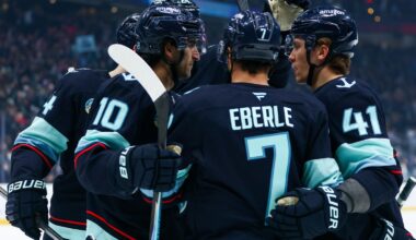 Beniers scores twice in Kraken's 4-1 win over Predators