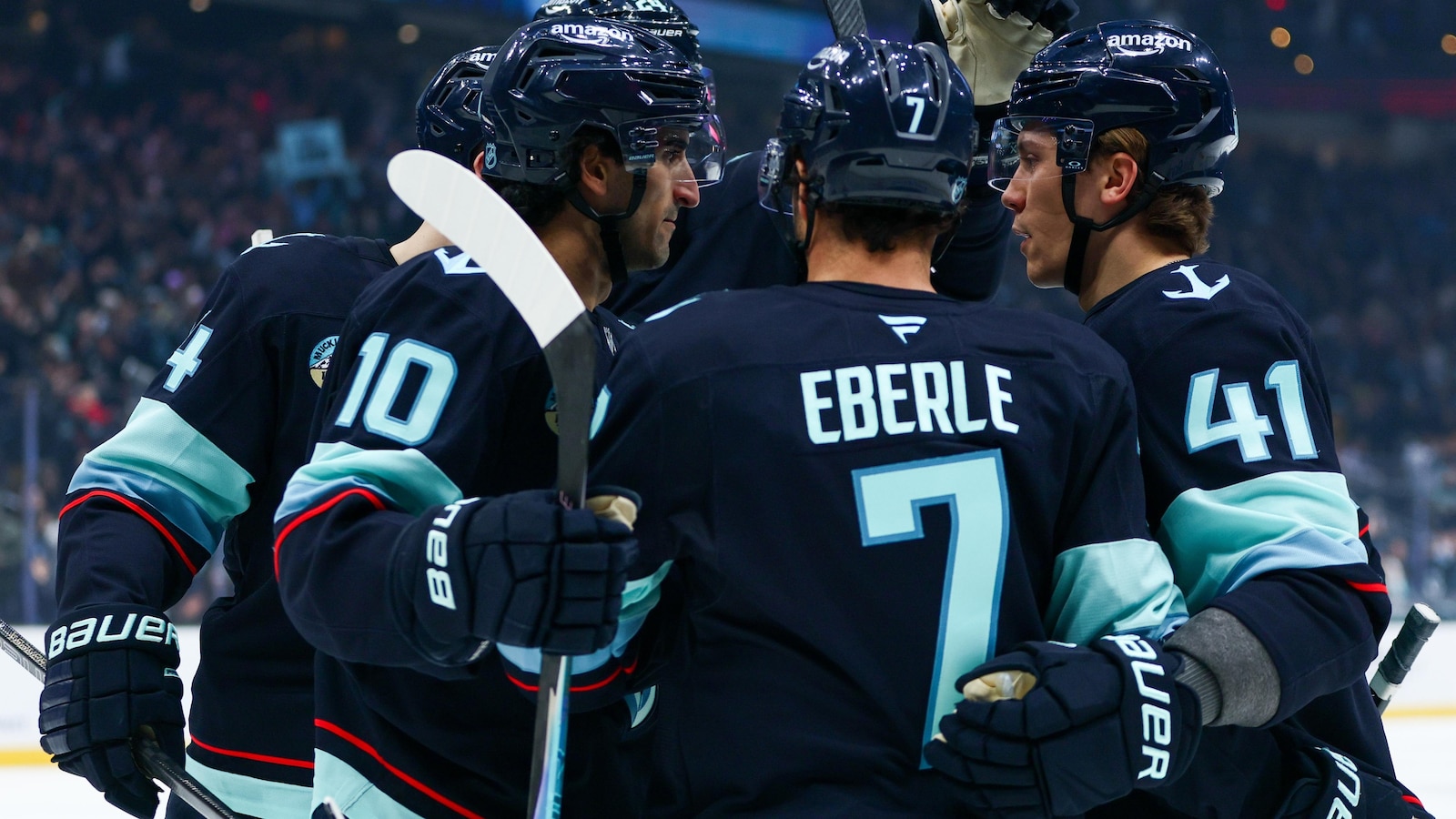 Beniers scores twice in Kraken's 4-1 win over Predators