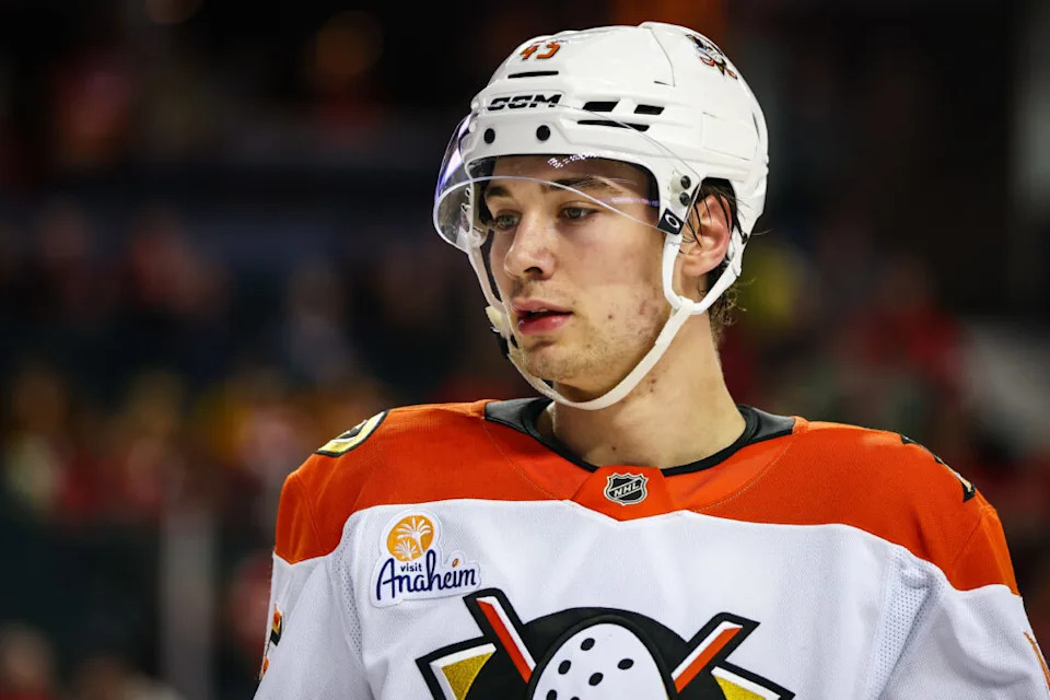 Jan 25, 2026; Calgary, Alberta, CAN; Anaheim Ducks right wing Beckett Sennecke (45) against the Calgary Flames during the third period at Scotiabank Saddledome. Mandatory Credit: Sergei Belski-Imagn Images
