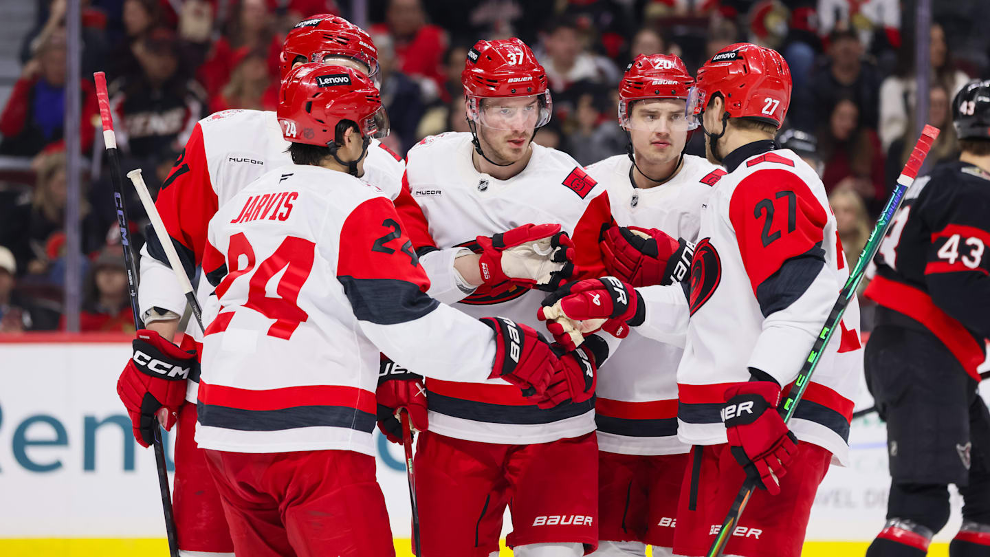 NHL: JAN 24 Hurricanes at Senators