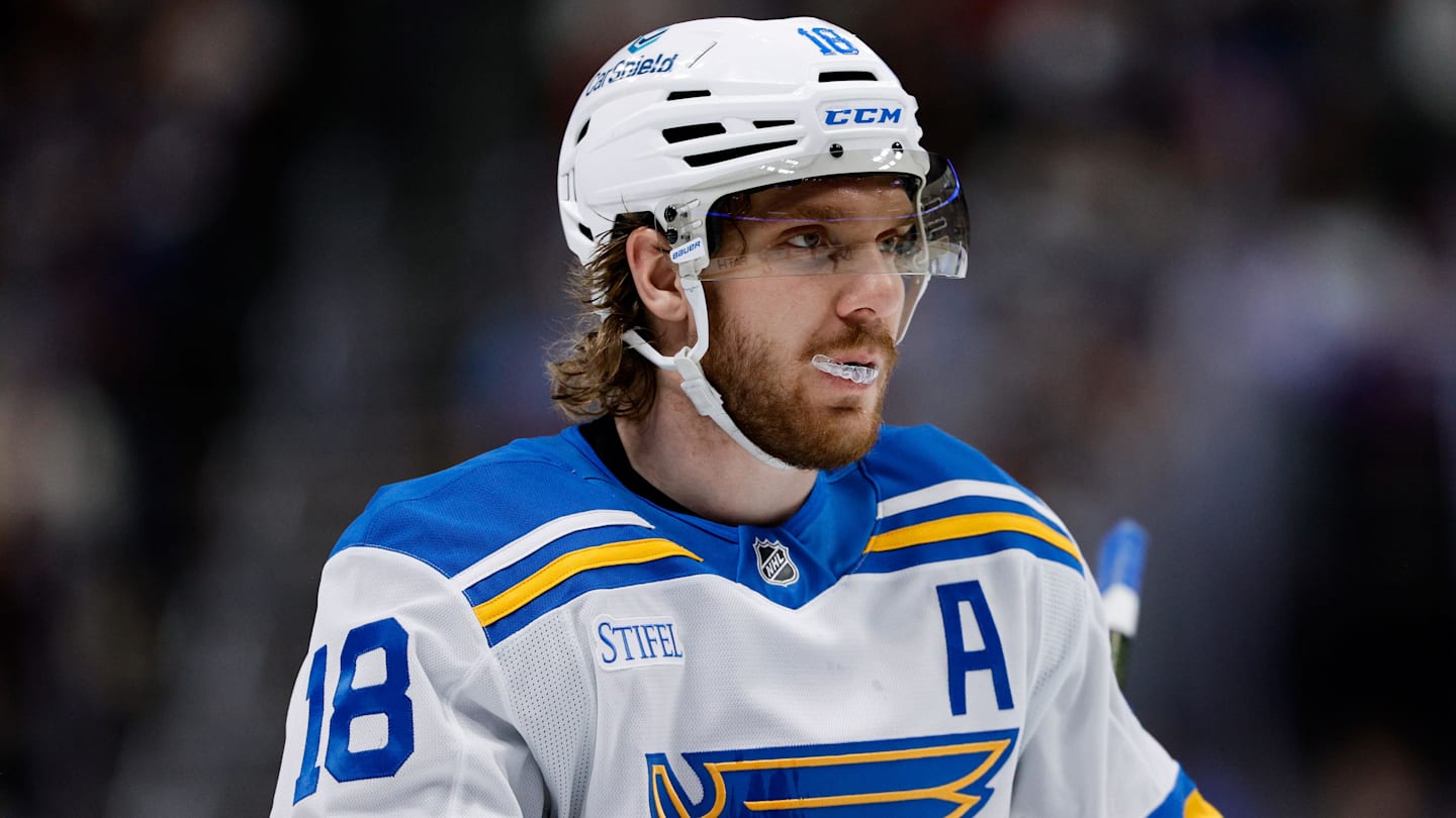 Dec 31, 2025; Denver, Colorado, USA; St. Louis Blues center Robert Thomas (18) in the third period against the Colorado Avalanche at Ball Arena. Mandatory Credit: Isaiah J. Downing-Imagn Images