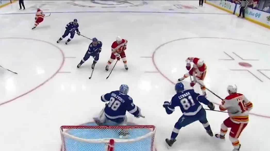 Tampa Bay Lightning prepare to play outdoor hockey at Raymond James Stadium on Sunday