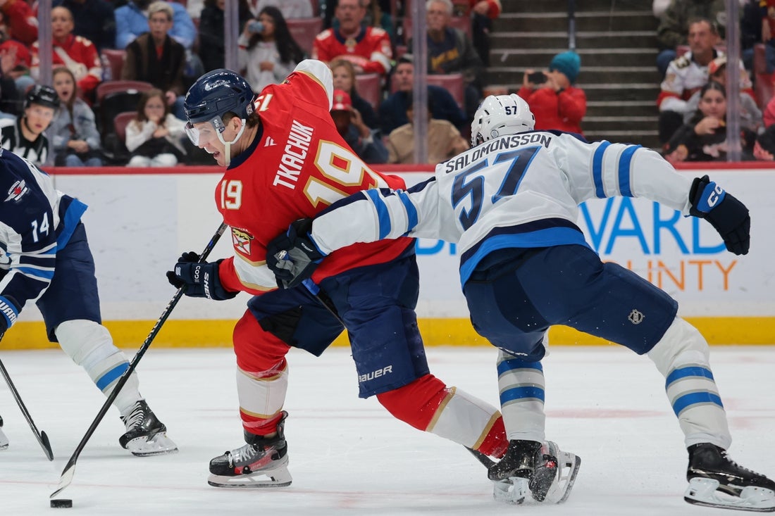 Jets rally in third, extend Panthers' tough stretch